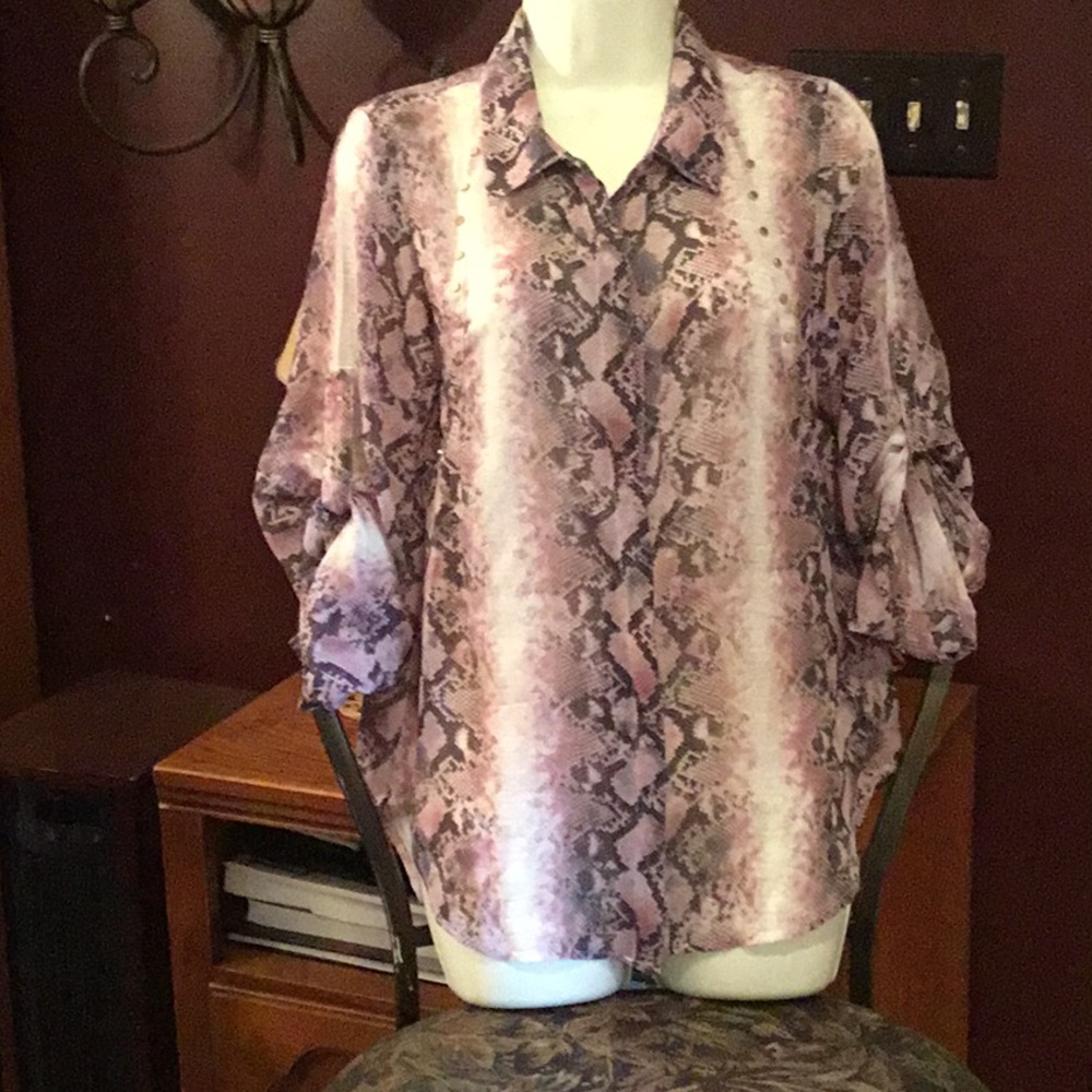 Gorgeous pink and gray sheer patterned blouse